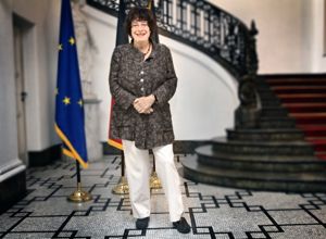 Frau Erler sucht den Zufallsbürger. Foto: Martin Storz