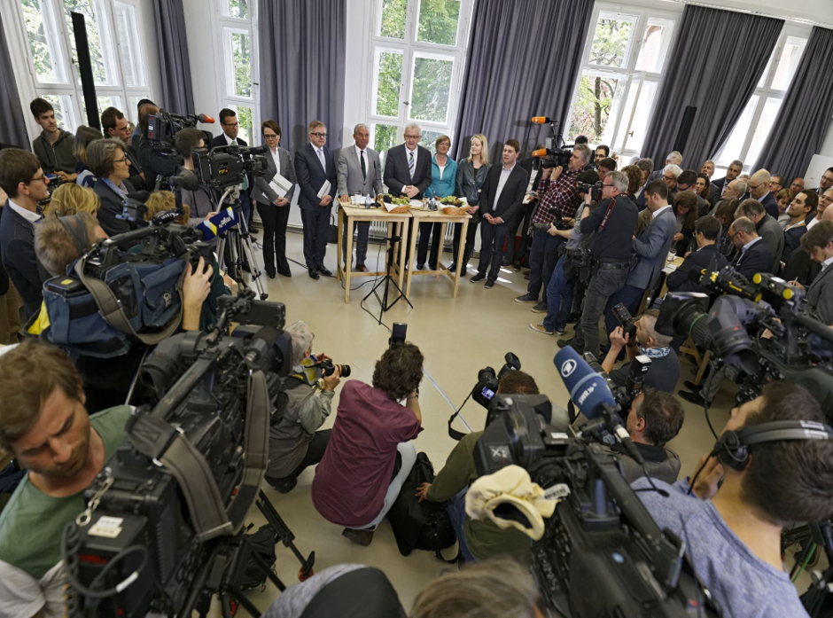 Der Vertrag steht, am 2. Mai laden die Koalitionäre zu Pressekonferenz und Fotoshooting. Fotos: Joachim E. Röttgers