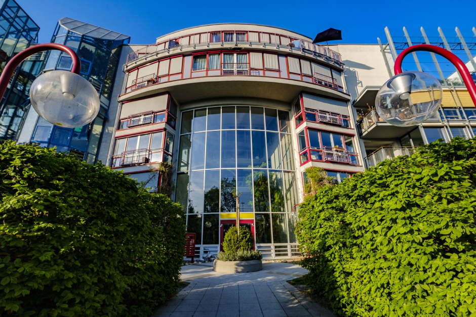 Zur Gartenschau gehörte auch die Bauausstellung "Expo Wohnen 2000" mit damals ganz neuen ökologischen Ansätzen. Internationale Architekten planten Häuser, die nicht nur für Besserverdienende gedacht waren.