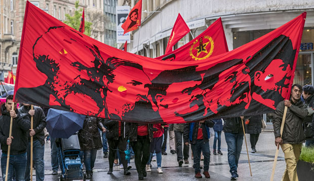 Asozial im feinen Zwirn