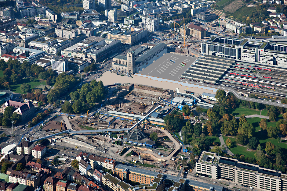 Über den Parkdecks: das Deck für Fernbusse. Der ZOB kommt damit zurück ins Zentrum, aber aufs Bahnhofsgelände statt in den Schlossgarten. Visualisierung: kunz-av und Klaus Gebhard