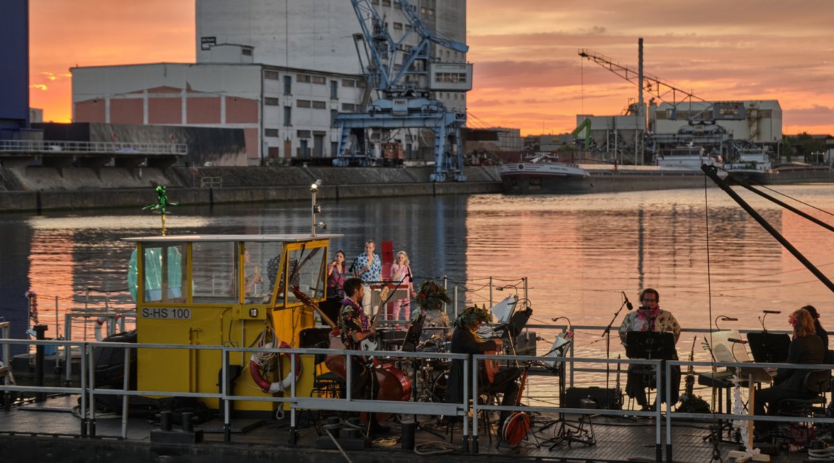 Nah am Wasser: "Die Blume von Hawaii" im Stuttgarter Hafen.