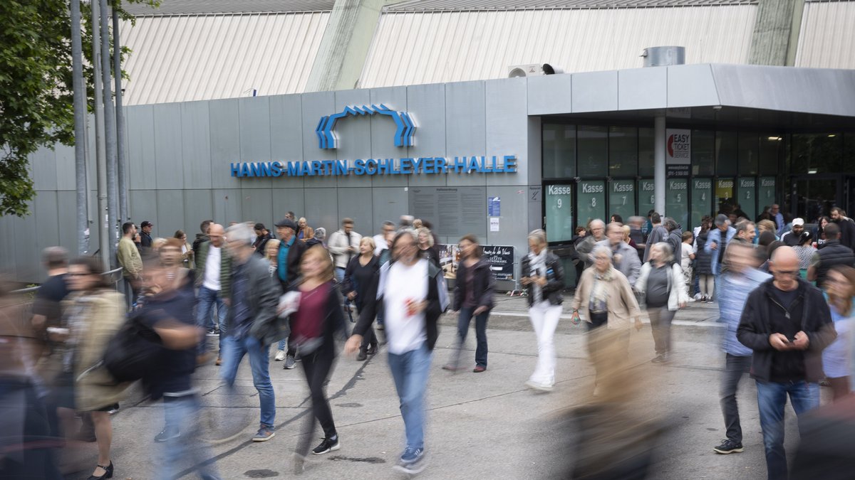 Seit vier Jahrzehnten Stuttgarts "große multifunktionale Veranstaltungsarena". Fotos: Julian Rettig