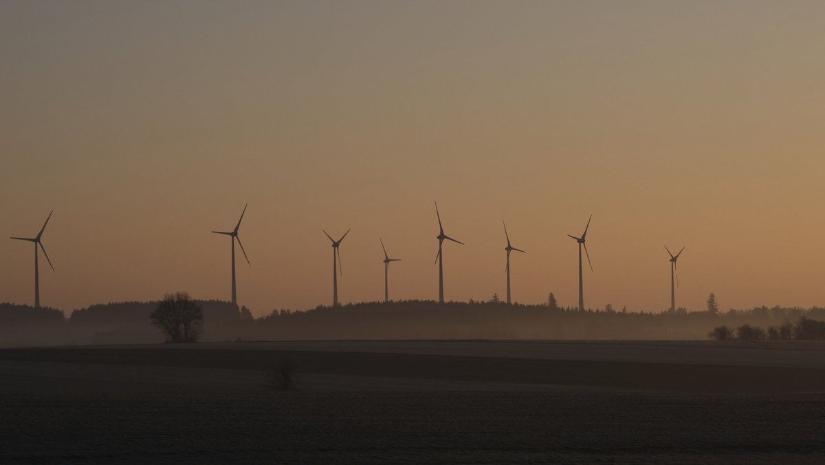 Morgenröte für die Windkraft? In der Region Stuttgart erstmal noch nicht. Foto: Joachim E. Röttgers