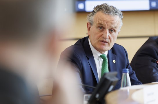 Stuttgarts OB Frank Nopper erwartet ein Haushaltsdefizit von bis zu einer Milliarde Euro. Foto: Julian Rettig