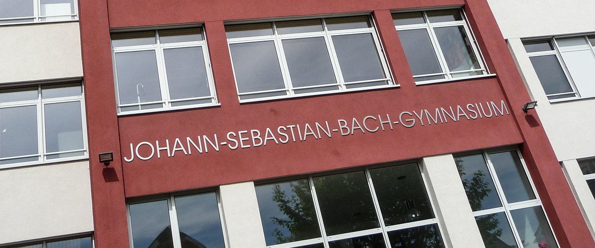 Gegen mehrere Schüler des Bach-Gymnasiums ermittelt aktuell der Staatsschutz. Foto: Immanuel Giel, CC BY-SA 4.0