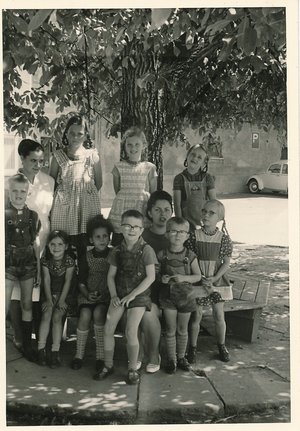 Die Rotkehlchen mit ihrer Gruppenleiterin. Mit Brille: Zander und sein Bruder. Foto: privat