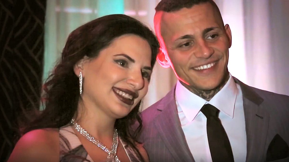 Kryptoqueen Ruja Ignatova mit ihrem Bruder Konstantin bei der OneLife-Weihnachtsparty in Sofia 2016. Screenshot: Youtube, OneLife