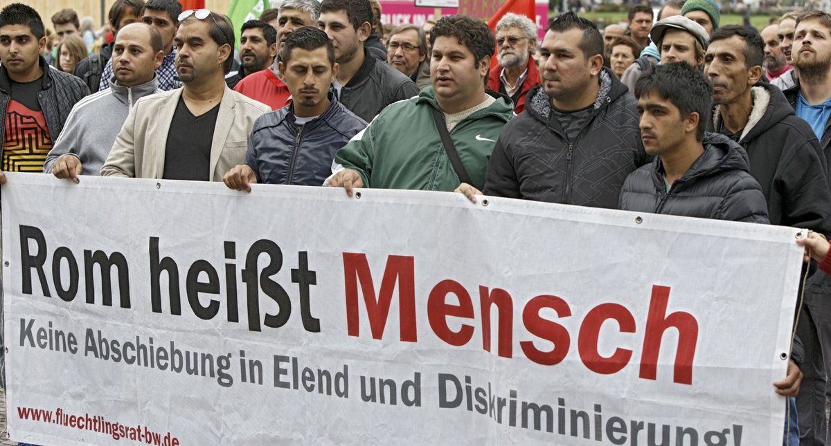 Forderung bei einer Aktion des Flüchtlingsrats im Herbst 2014. Foto: Joachim E. Röttgers