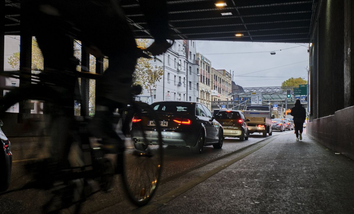 ... muss man sich in Richtung Wilhelmsplatz mit Fußgängern teilen. 