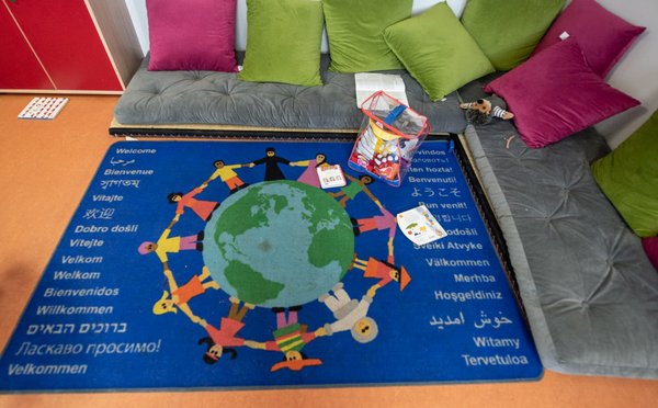 Den aber gibt's: Willkommensteppich in der LEA Ellwangen. Foto: Jens Volle