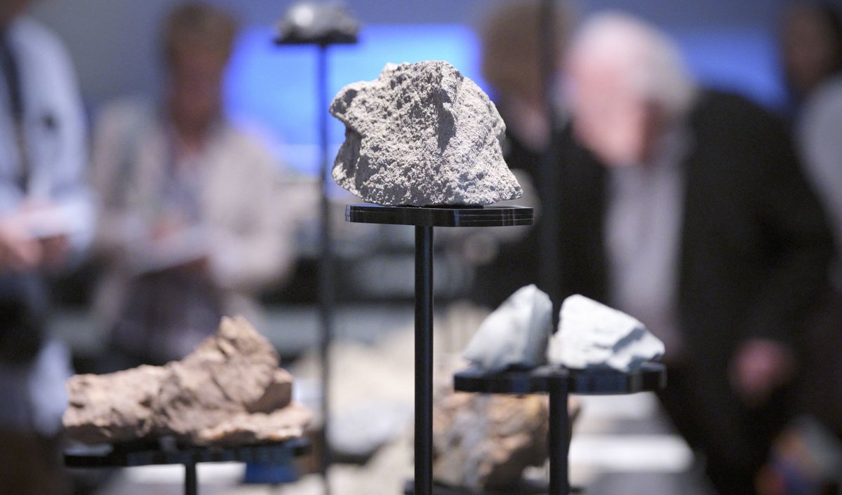 Installation von Bethany Rigby: Weltall-Rohstoff-Simulatoren.