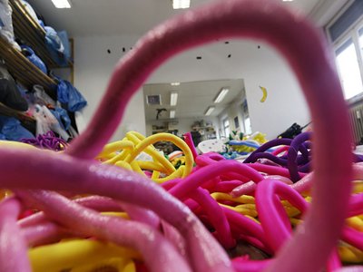 Zum Vergraben, zum Verkleiden. 