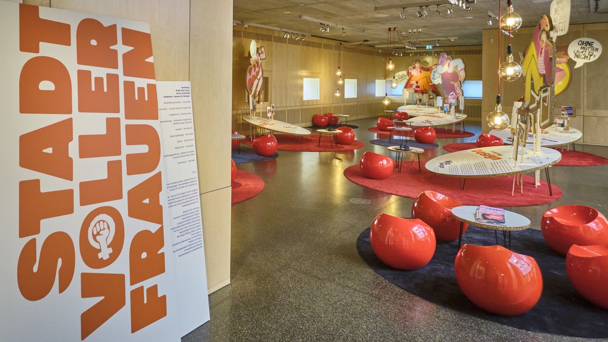 Begleitet das Festival Fempalais von Anfang bis Ende: die Sonderausstellung "Stadt der Frauen".