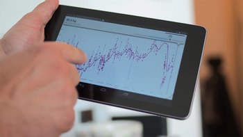 Die Kilos stets im Blick: Gewichts-App auf Tablet.
