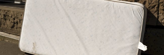 Matratzen am Wegesrand