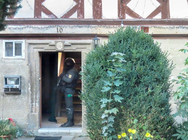Das durchsuchte Wohnhaus von Alexander Donninger, Schriftführer der Artgemeinschaft, und seiner Familie. Foto: Timo Büchner Das durchsuchte Wohnhaus von Alexander Donninger, Schriftführer der Artgemeinschaft, und seiner Familie. Foto: Timo Büchner