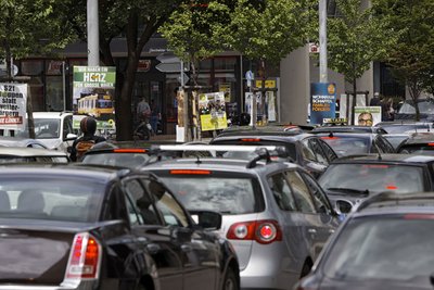 Dicht: Zu Hauptverkehrszeiten sind Stuttgarts Straßen voll. 