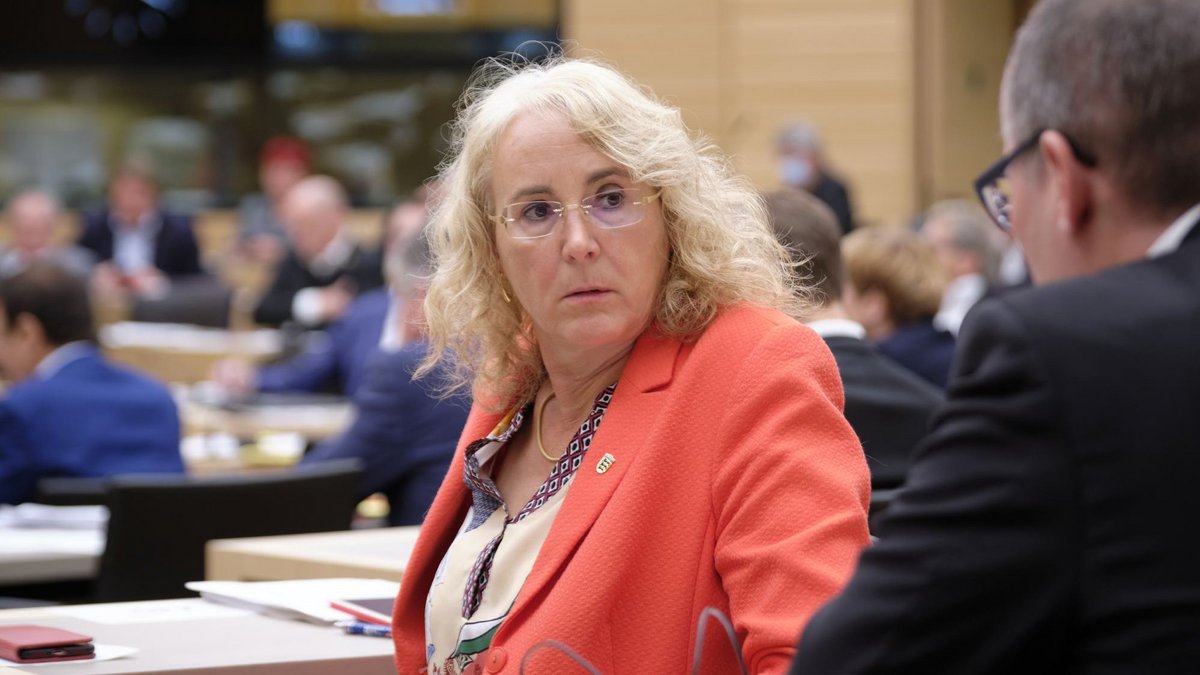 Der frisch Gewählte arbeitet für die Landtagsabgeordnete Carola Wolle, eine der ScharfmacherInnen in der AfD-Fraktion. Fotos: Joachim E. Röttgers