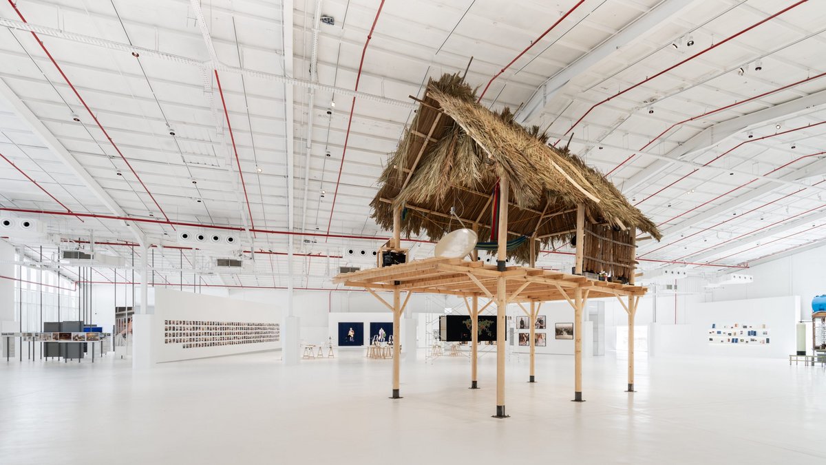 Die Künstlerin und Architektin Marjetica Potrč aus Ljubljana, Slowenien, hat für die Biennale dieses Haus gebaut. Foto: Marco Cappelletti