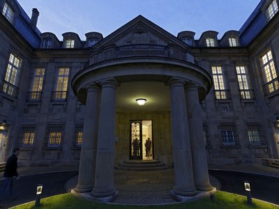 Neues Leben in die Bude lassen! Baden-Württembergs Regierungssitz, die Villa Reitzenstein.