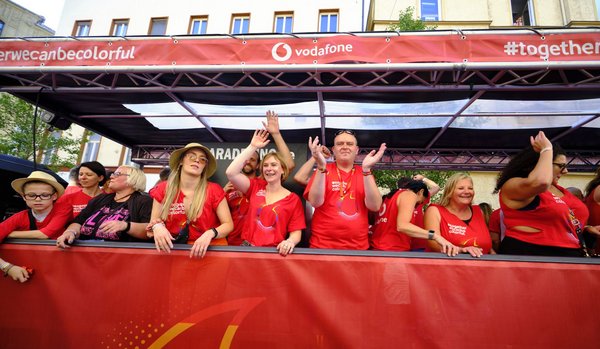 Jubel und Applaus auf dem Truck von Vodafone.