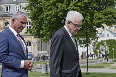 Kretschmann (rechts) lässt seinen Innenminister Strobl machen.