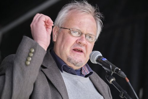 Klar gegen Krieg, egal wo: Tobias Pflüger verließ auch deswegen die Grünen und ging zur Linken. Klar gegen Krieg, egal wo: Tobias Pflüger verließ auch deswegen die Grünen und ging zur Linken.