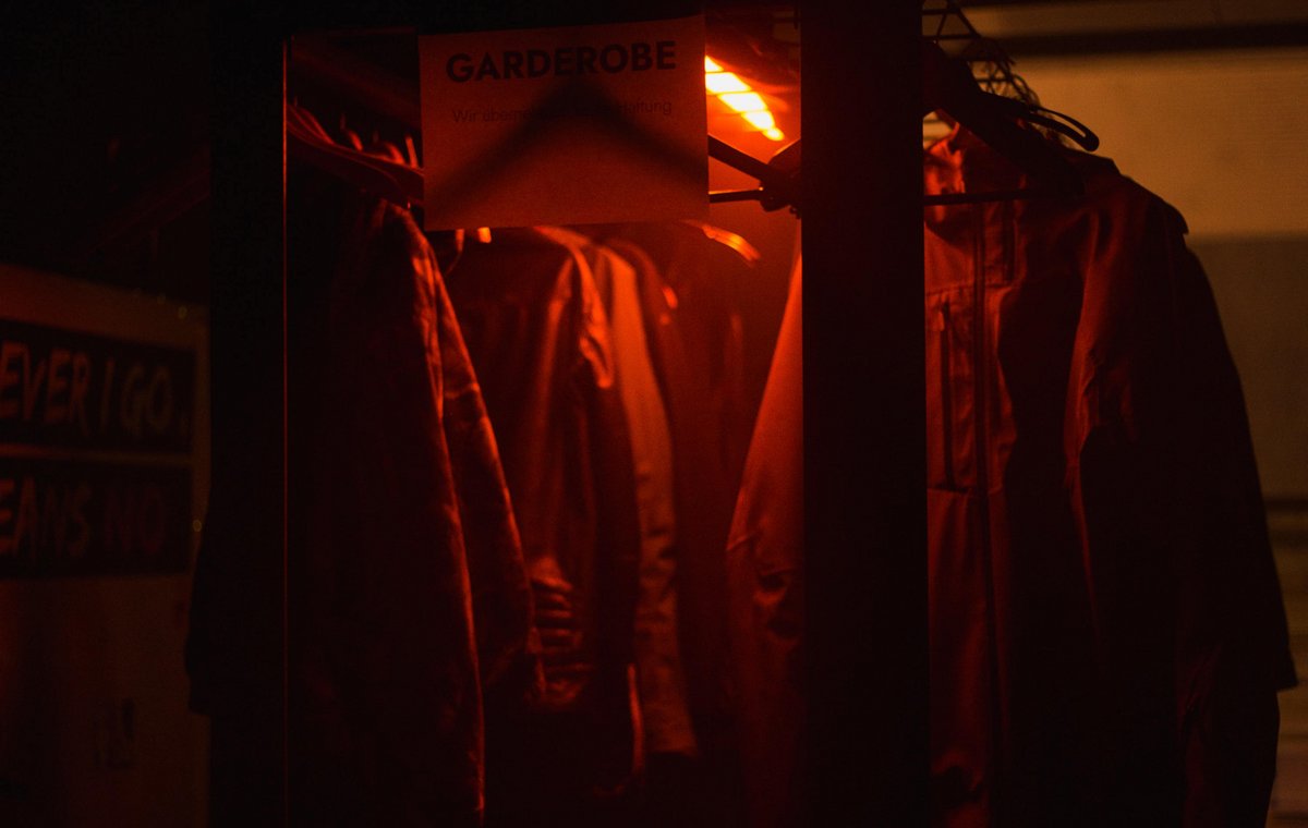 An der Garderobe vorbei ...