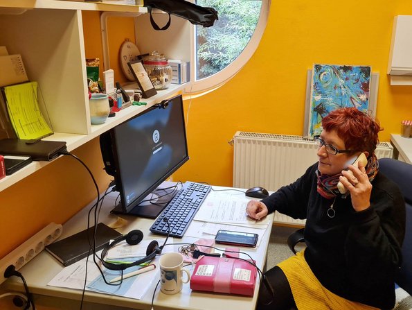 Lissi Hohnerlein von Sozpädal beim Bürodienst.