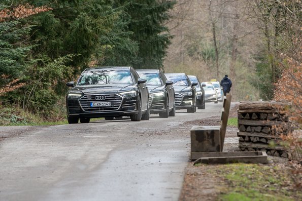 Die Regierung im Klimaschutzland Baden-Württemberg reist an. 