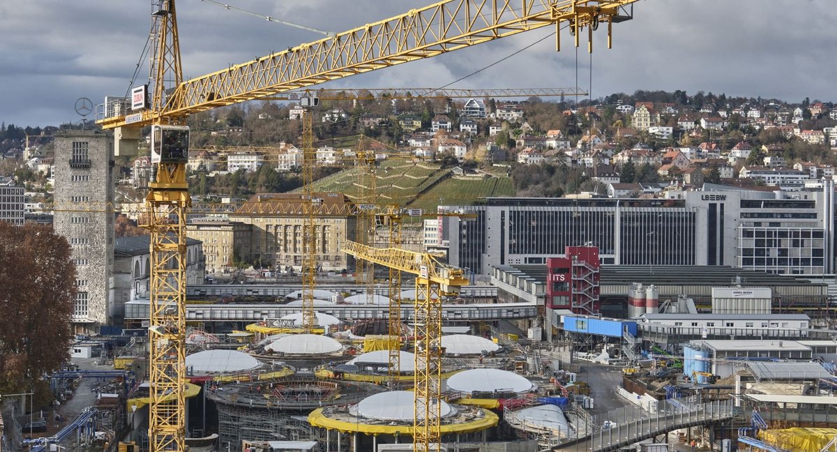 Weil der eine unterirdische Bahnhof nicht ausreichen wird, will der Verkehrsminister jetzt noch einen für den Nahverkehr. Foto: Joachim E. Röttgers