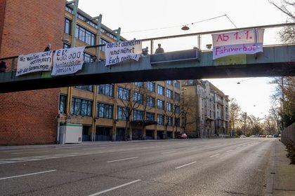 Wer hier wohnt, hat was zu husten. Häuserzeile am Stuttgarter Neckartor.