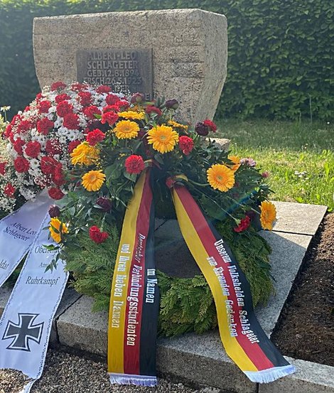 Volksheld Deutscher Verbindungsstudenten und ihrer Damen. Screenshot: Twitter