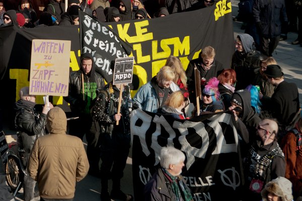 Waffen zu ...? Weitere Idee. Fotos: Jens Volle Waffen zu ...? Weitere Idee. Fotos: Jens Volle