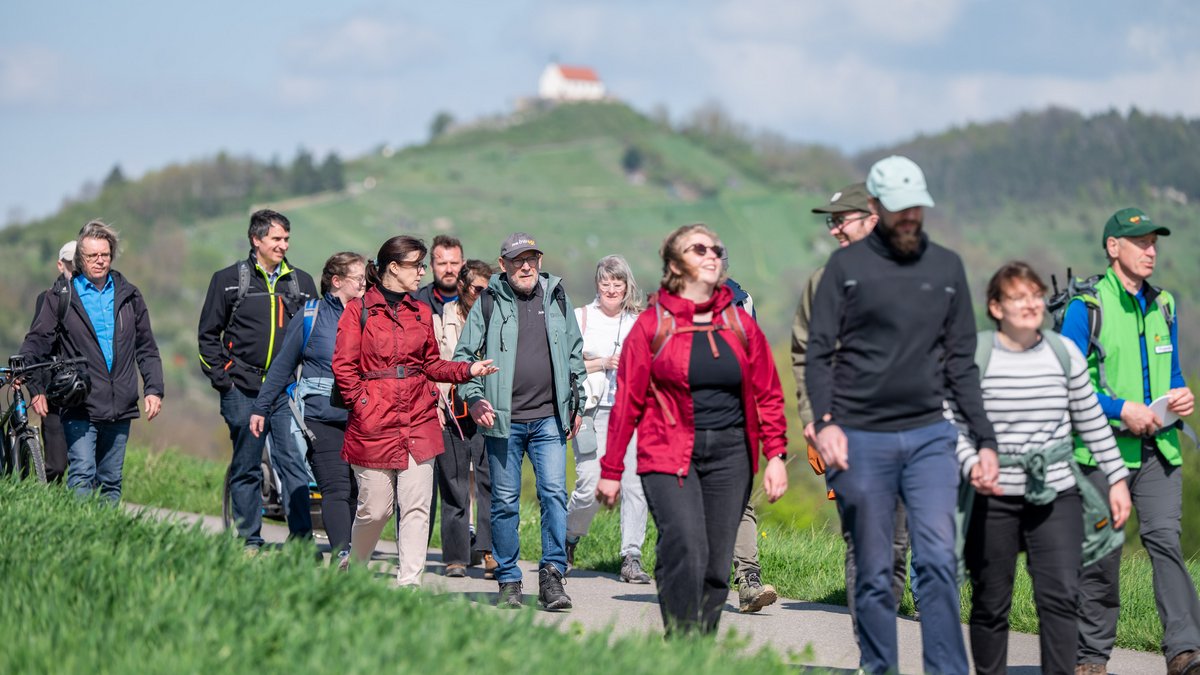 Im Hintergrund die Wurmlinger Kapelle.