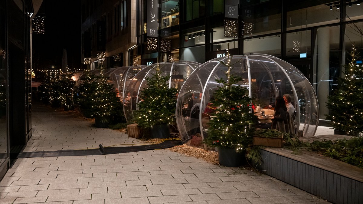 Bubble mit Heizung: Im noblen Dorotheenquartier bleibt die Kundschaft unter sich.