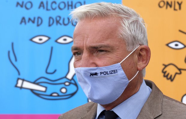 Minister Thomas Strobl. Sekt mit Polizist:innen ist in seinem Hause fortan verboten. Foto: Joachim E. Röttgers