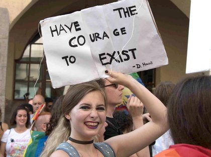 So viel Mut muss sein. CSD Stuttgart, 2019. Foto: Herbert Grammatikopoulos So viel Mut muss sein. CSD Stuttgart, 2019. Foto: Herbert Grammatikopoulos