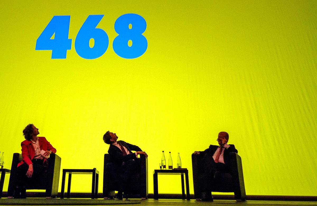 Michael Theurer (rechts) mit Christian Lindner und Nicola Beer beim FDP-Dreikönigstreffen. Fotos: Joachim E. Röttgers