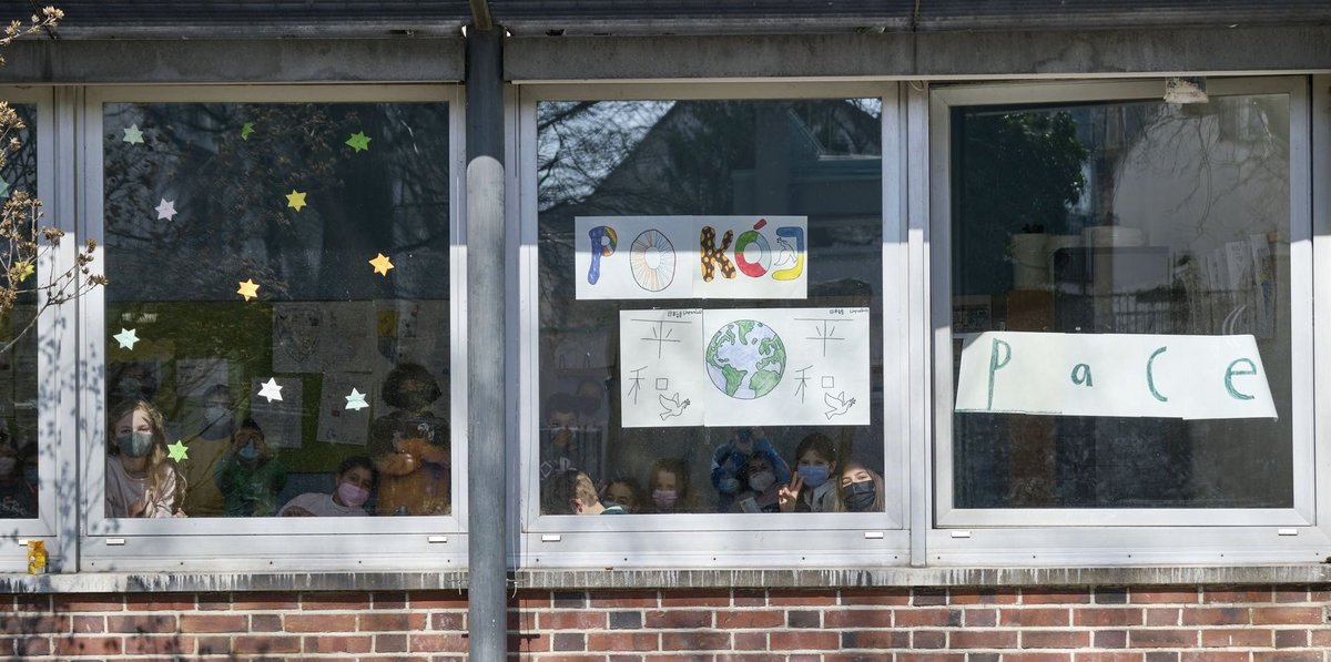 Die SchülerInnen des Neuen Leibniz Gymnasiums in Feuerbach heißen ukrainische Kinder willkommen. Fotos: Joachim E. Röttgers