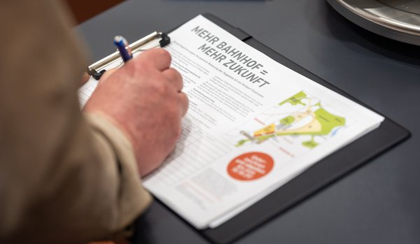 Nach der Verlautbarung von OB Nopper, die Frist ende am 15. Oktober, seien laut Rockenbauch unterschriebene Listen weggeworfen worden.