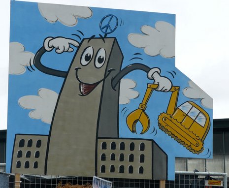 Comicbagger am Bauzaun. Foto: Privatarchiv Ulrich Weitz