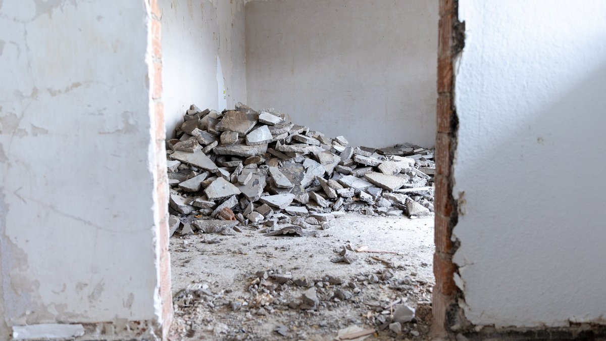 Bevor gebaut werden kann, müssen aber erst noch zwei Gebäude weichen. Foto: Julian Rettig