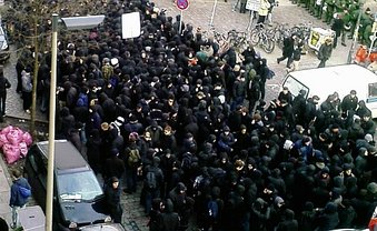 Fünf Millionen Euro gegen den Schwarzen Block: Das Familienministerium fördert Projekte gegen Linksextremismus und Islamismus. Foto: web Fünf Millionen Euro gegen den Schwarzen Block: Das Familienministerium fördert Projekte gegen Linksextremismus und Islamismus. Foto: web