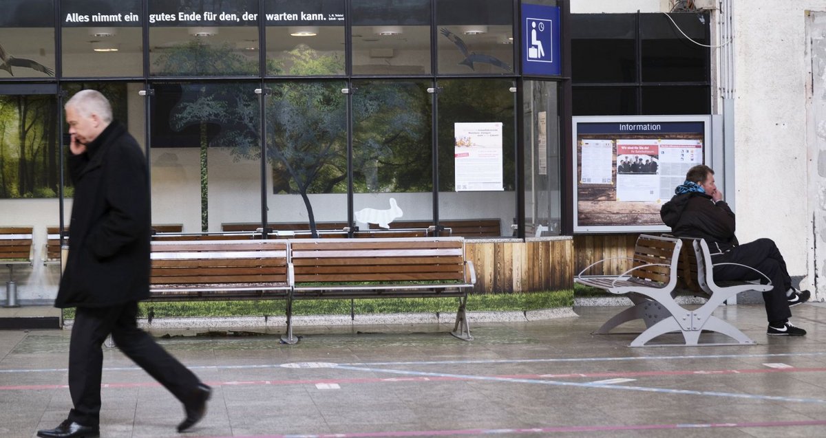 Vor, zurück, zur Seite, ran? Ausstiegsszenarien aus der Corona-Phase gesucht. Foto: Joachim E. Röttgers Vor, zurück, zur Seite, ran? Ausstiegsszenarien aus der Corona-Phase gesucht. Foto: Joachim E. Röttgers