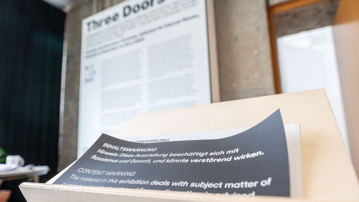 Vorsicht vor Rassismus und Gewalt.