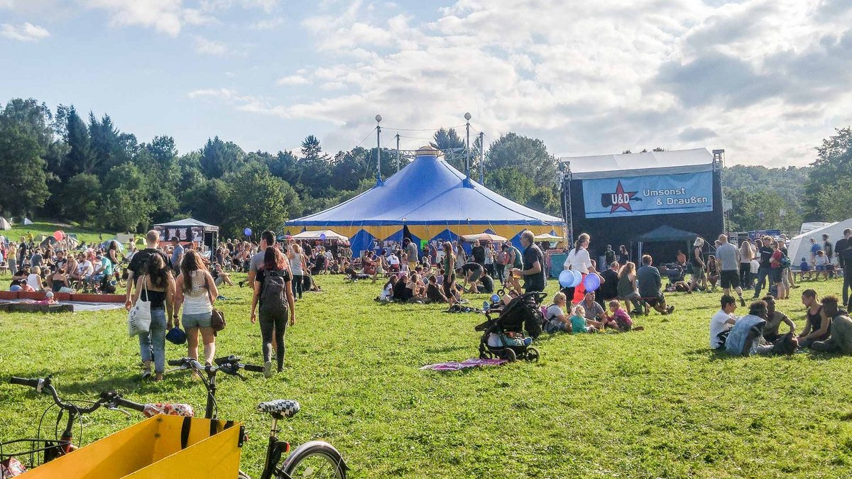 Das U&D auf der Uniwiese in Stuttgart-Vaihingen, 2017. Foto: Umsonst & Draußen, Roland Brömmel