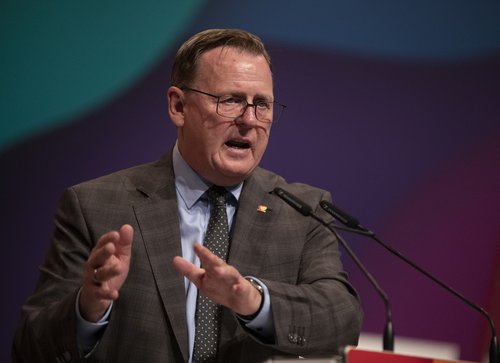 Thüringens Ministerpräsident Bodo Ramelow hat ein Problem mit dem rechten Lager. Foto: Die Linke/Flickr, <a href="https://creativecommons.org/licenses/by/2.0" title="Creative Commons Attribution 2.0">CC BY 2.0</a>, <a href="https://commons.wikimedia.org/w/index.php?curid=119742210">Link</a>