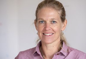 Vaude-Chefin Antje von Dewitz bekommt Kreuze vor die Tür gesetzt und erntet Häme. Vaude-Chefin Antje von Dewitz bekommt Kreuze vor die Tür gesetzt und erntet Häme.